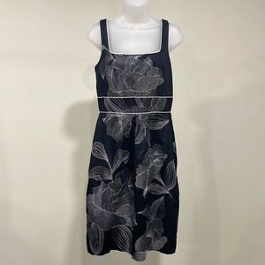 NWOT WHBM Embroidered Dress. Size 8. Medium M